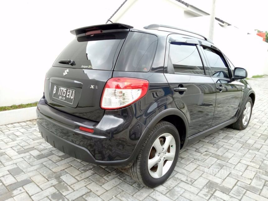 Suzuki X-Over 2008 1.5 di Jawa Barat Automatic Sedan Hitam 