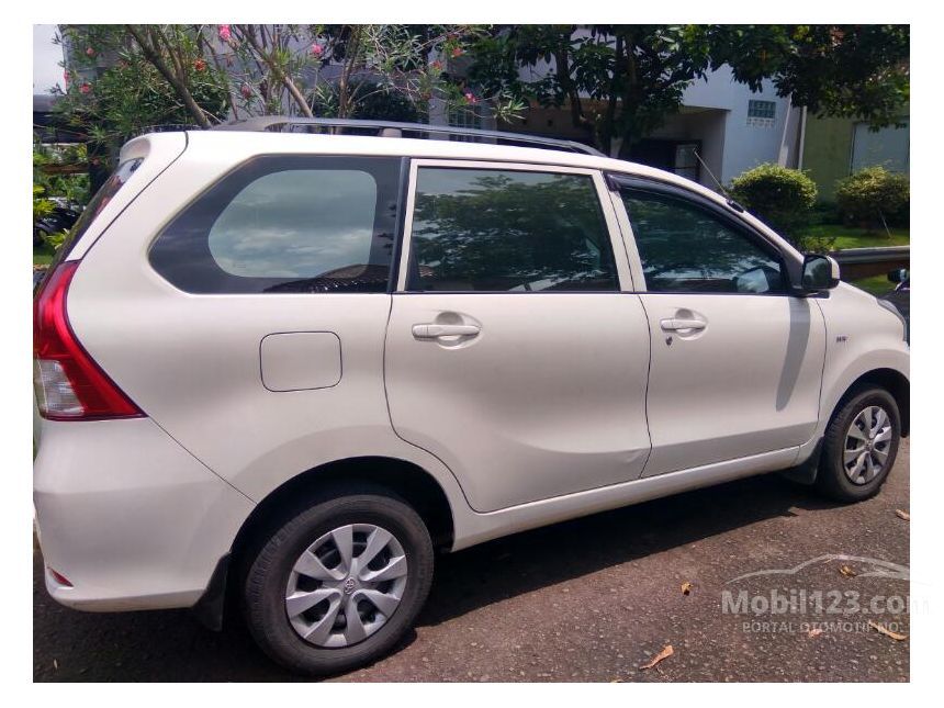 Jual Mobil  Toyota Avanza  2013 E  1 3 di Banten Manual MPV 