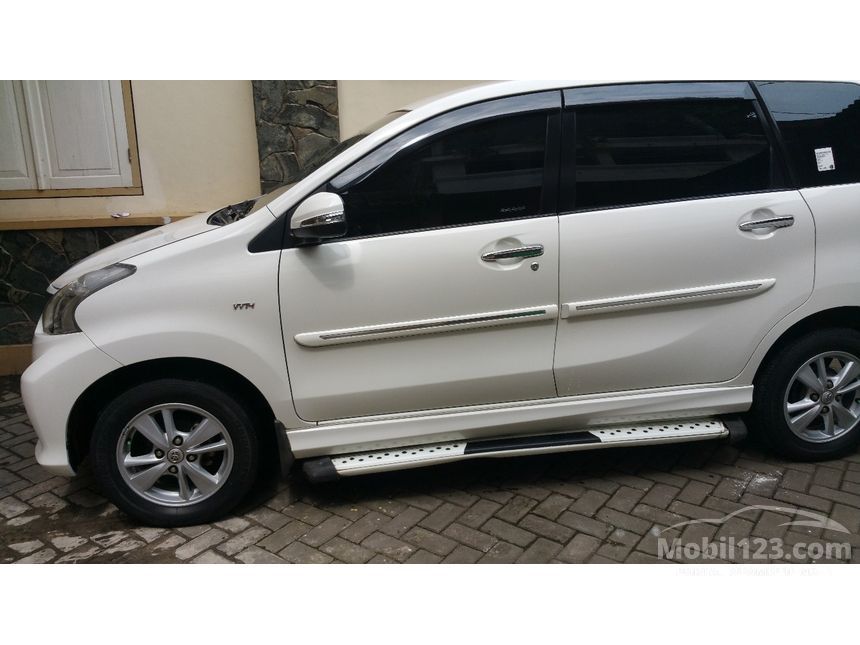 Jual Mobil  Toyota Avanza  2013  Veloz  1 5 di Jawa Timur 