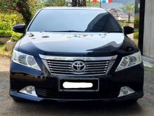 2013 Toyota Camry 2.5 V Sedan hitam pajak panjang siap pakai