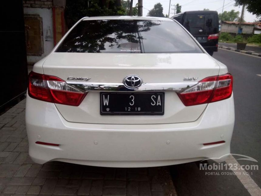 Jual Mobil Toyota Camry 2013 V 2.5 di Jawa Timur Automatic 