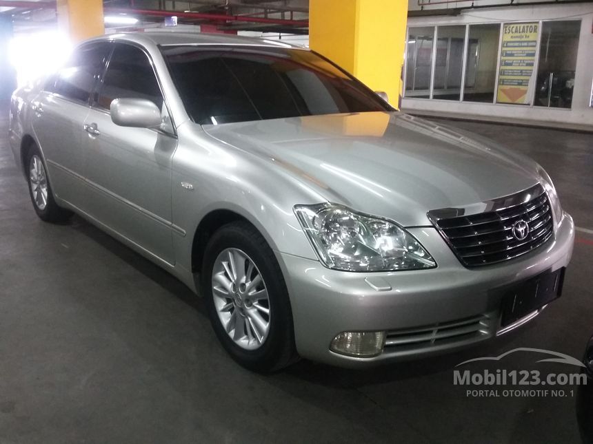 Jual Mobil  Toyota  Crown  2005 Royal  Saloon  Standard 3 0 di 