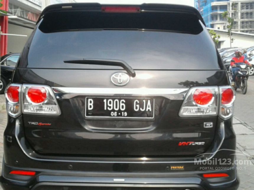 Toyota Fortuner 2014 G TRD 2.5 di Banten Automatic SUV Hitam Rp 355 