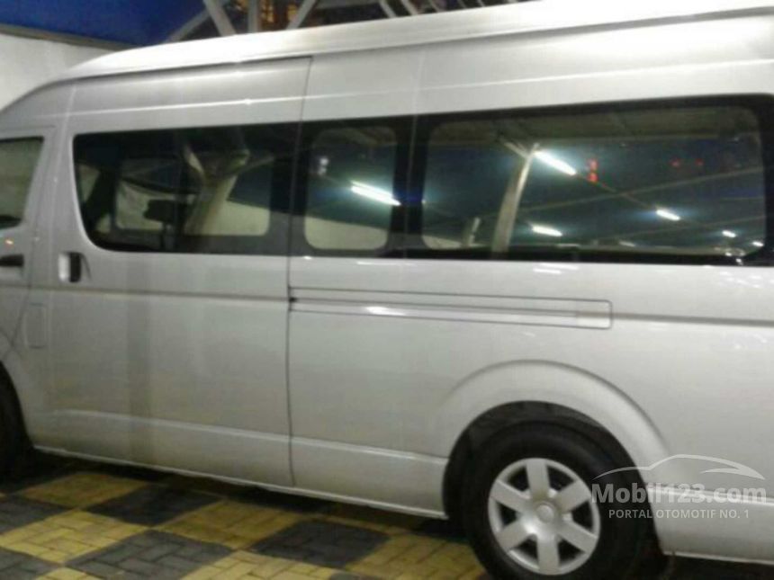 Jual Mobil Toyota Hiace 2014 High Grade Commuter 2.5 