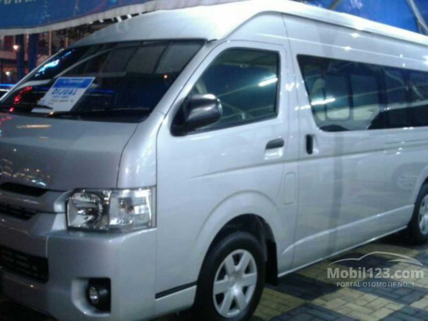 Jual Mobil  Toyota  Hiace  2014 High Grade Commuter 2 5 