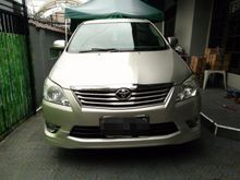 2011 Toyota Innova 2.0 Minibus
