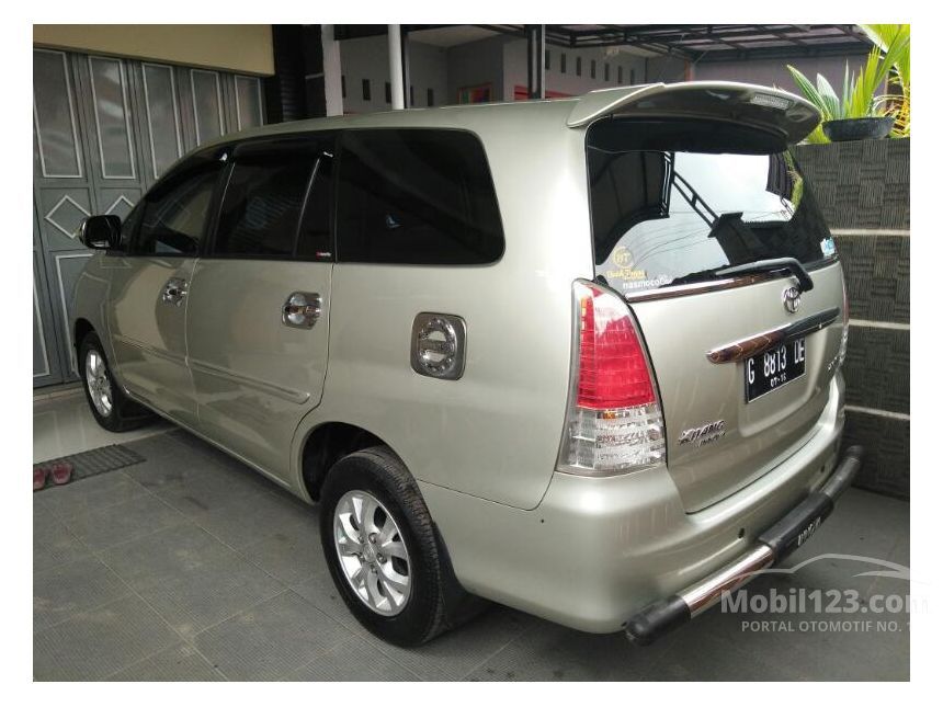 Jual Mobil  Toyota  Innova 2011 2 0 di Jawa Tengah Manual 