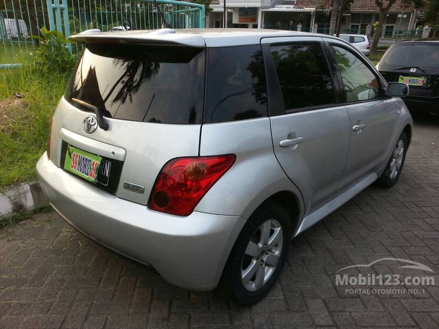 Jual Mobil Toyota IST  2004 1 3 di Jawa Timur Automatic 