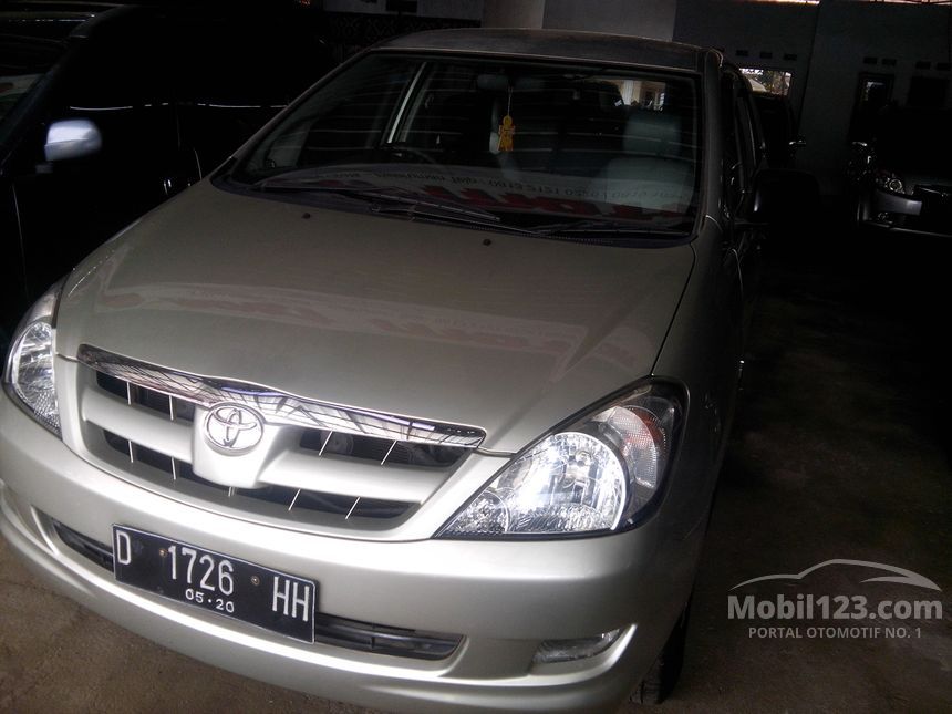 Jual Mobil Toyota Kijang Innova 2005 E 2.0 di Jawa Barat 