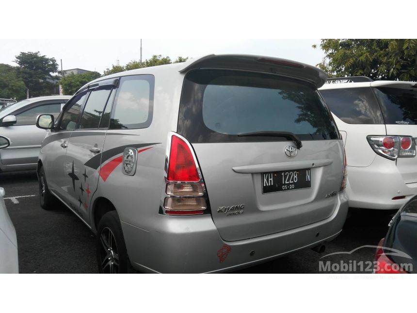 Jual Mobil Toyota Kijang Innova 2005 G 2.0 di Jawa Timur 