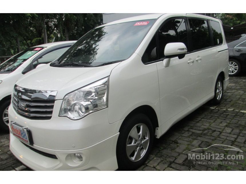 Jual Mobil Toyota NAV1  2013 Luxury V 2 0 di DKI Jakarta 