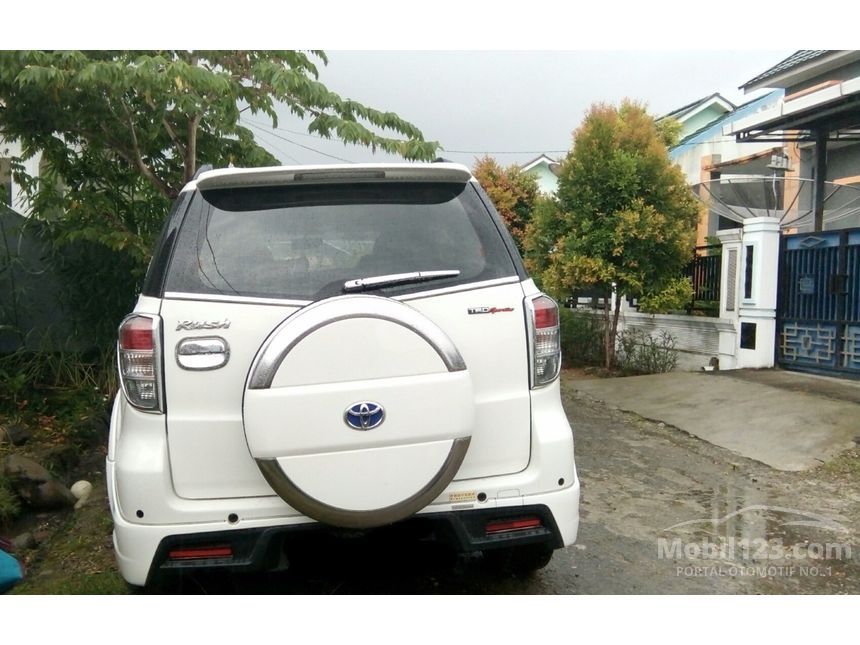 Jual Mobil Toyota Rush 2014 TRD Sportivo 1.5 di Sumatera 