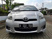 Toyota Yaris 1.5 E 2013 AT silver , good contion , like new