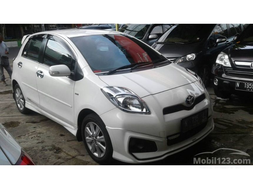 Toyota Yaris 2013 TRD Sportivo 1.5 di Jawa Timur Automatic 