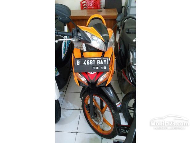  Honda  Blade  Motor  Bekas  Baru dijual di Jakarta  Selatan 