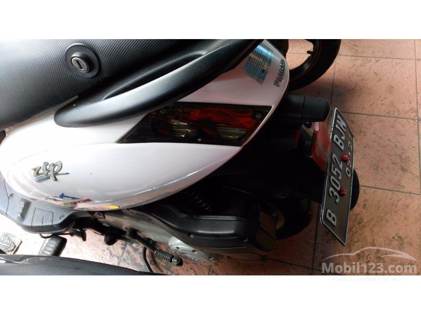 Jual Motor Piaggio Zip 100 2011 0.1 di Banten Automatic 