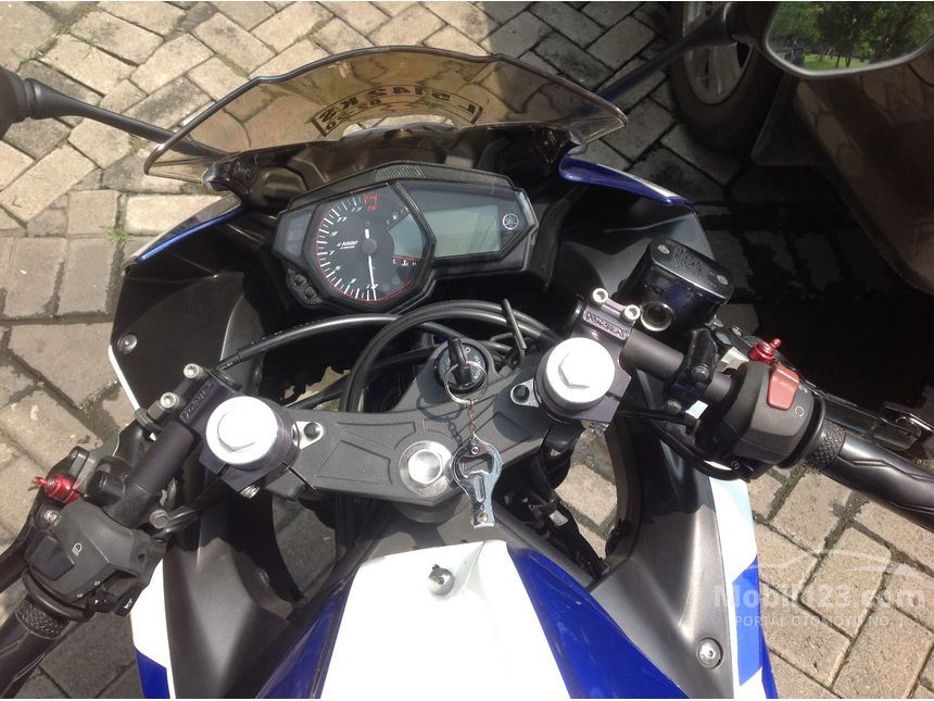 Jual Motor  Yamaha YZF R25 2019 FI 0 2 di Jawa Timur Manual 