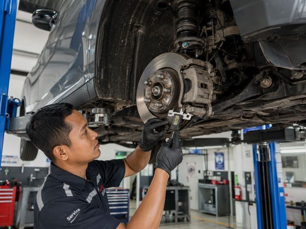 tanda sensor ABS mobil mulai rusak 