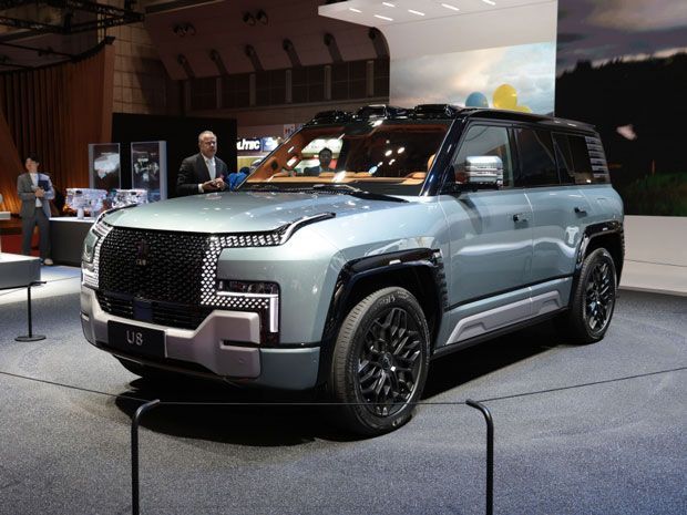 BYD Yangwang U8