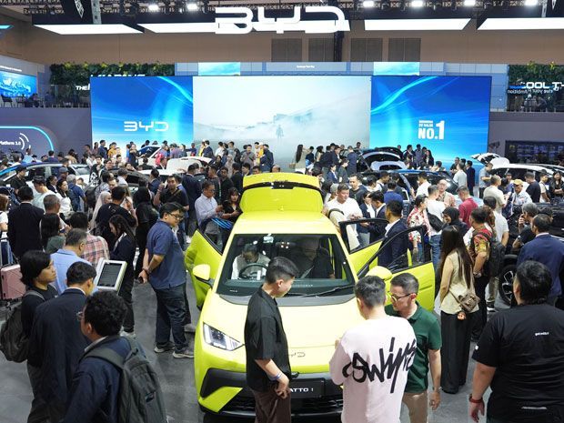 penjualan mobil Indonesia 2025 