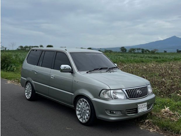 Toyota Kijang LGX 2004 