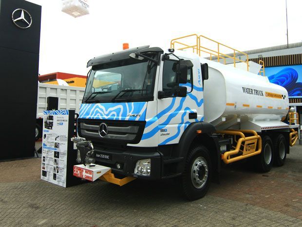 truk Mercedes-Benz Axor