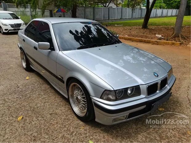 BMW Seri 3 1996 bekas mobil tua murah