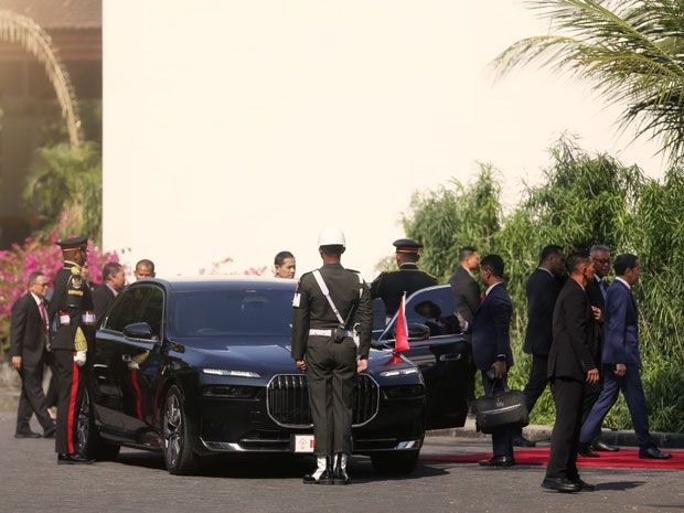 mobil listrik BMW i7