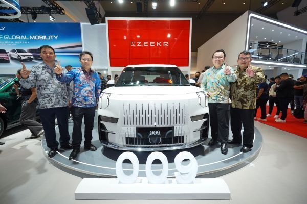 harga pre-booking untuk ZEEKR 009