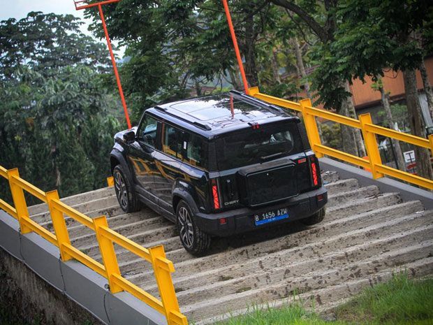 Chery J6