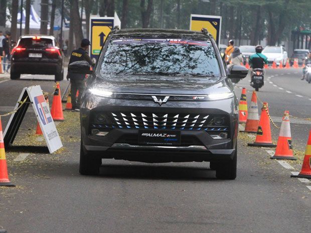 Wuling Almaz hybrid