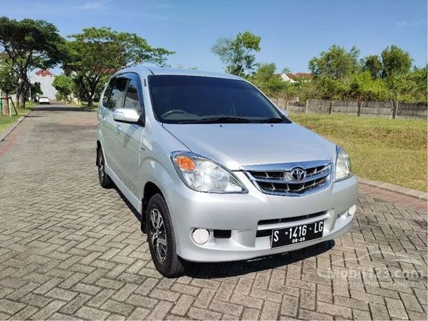 mobil bekas Surabaya di bawah 100 juta