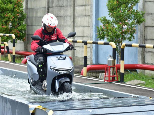 harga baterai motor listrik