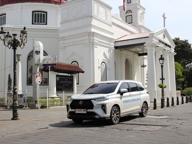 Toyota Veloz Hybrid 
