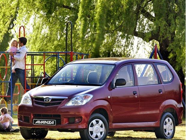 Toyota Avanza generasi pertama