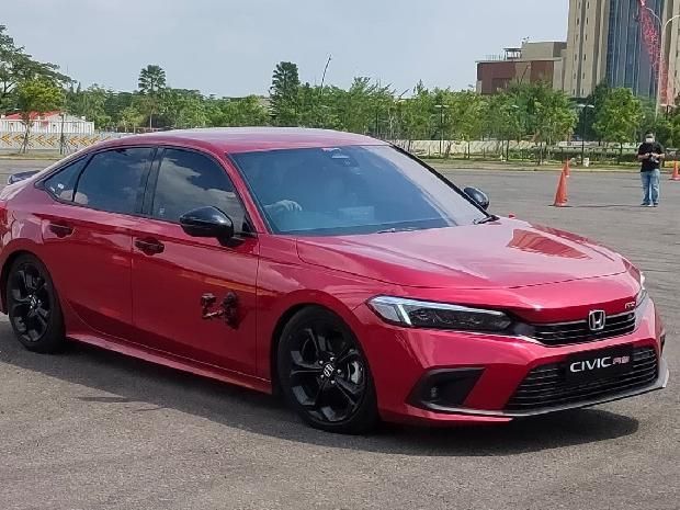 harga mobil Civic turbo