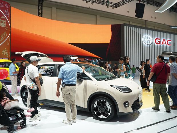 penjualan mobil Oktober 2025 