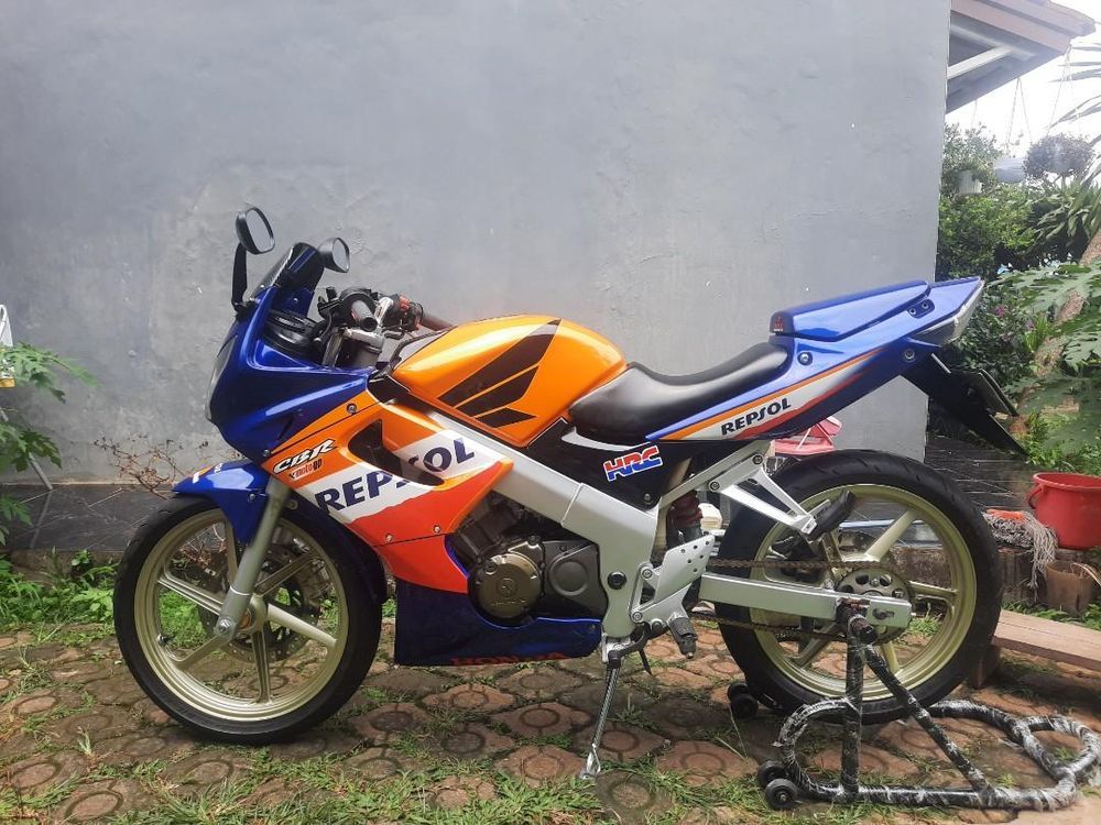 6 Fakta Menarik Honda CBR150R Gen 1, CBU Thailand yang Ditiru Minerva ...