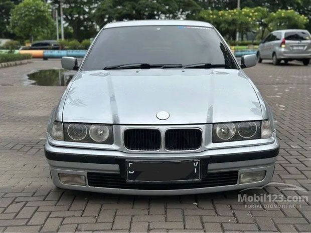 BMW Seri 3 1996 bekas mobil tua murah