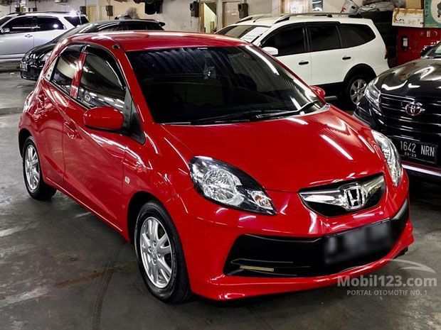 mobil Honda Brio bekas 30 juta