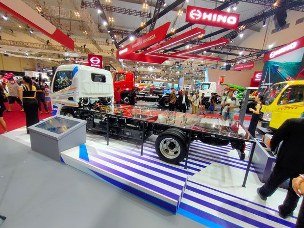 truk listrik Mitsubishi Fuso eCanter