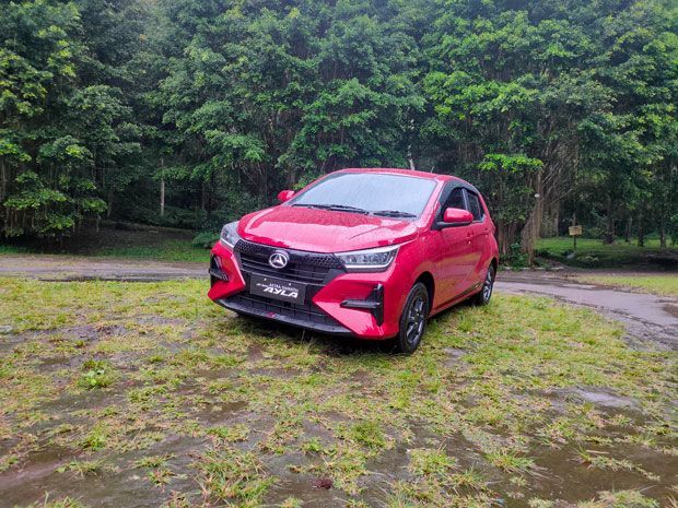 city car mini Daihatsu Ayla