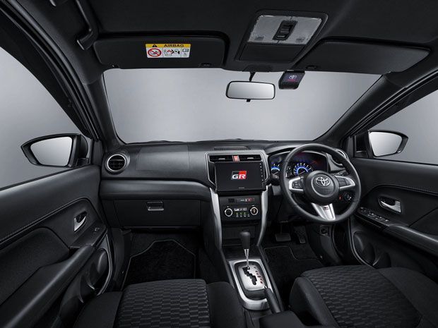 simulasi kredit Toyota Rush 2024