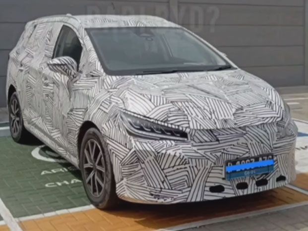 BYD M6 dites di Indonesia