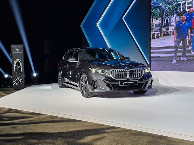 BMW i5 Touring