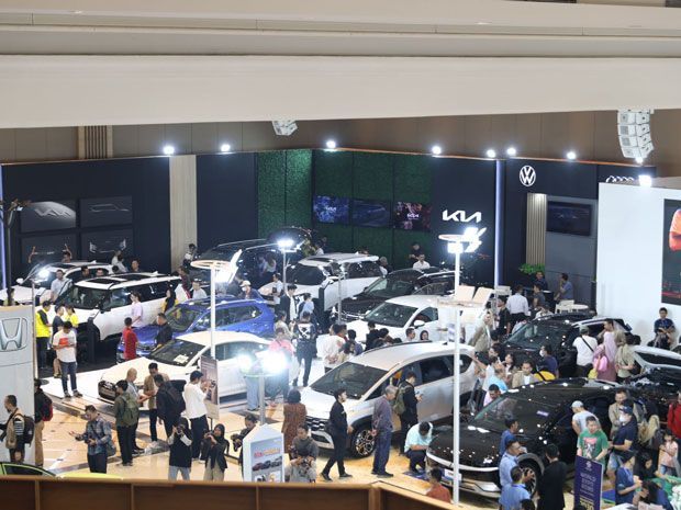 penjualan mobil 2024