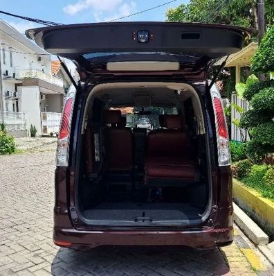 bagasi nissan serena c24 bekas 2013
