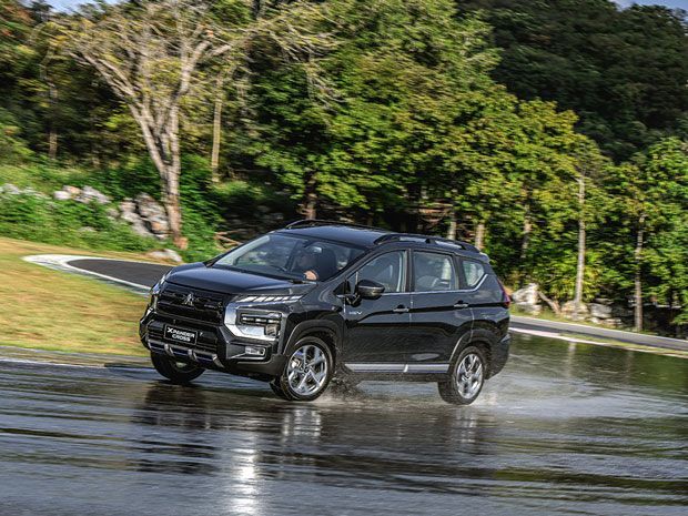 Mitsubishi Xpander Cross hybrid 