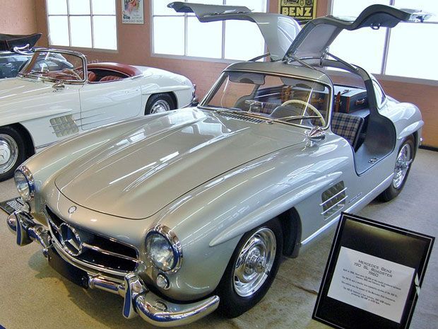 mobil klasik Mercedes-Benz 300SL Gullwing