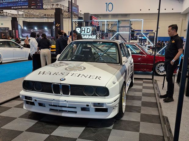 BMW Seri 3 E30 di IMX 2024